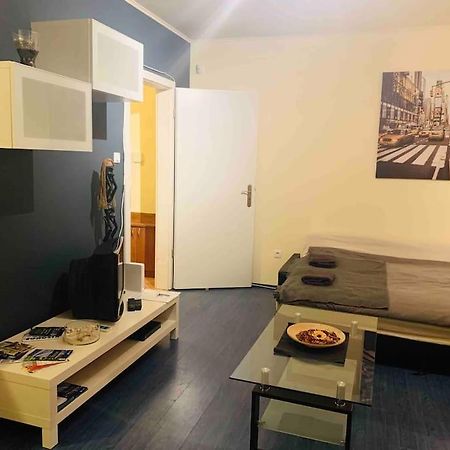 Zoe Apartment Будапеща Екстериор снимка